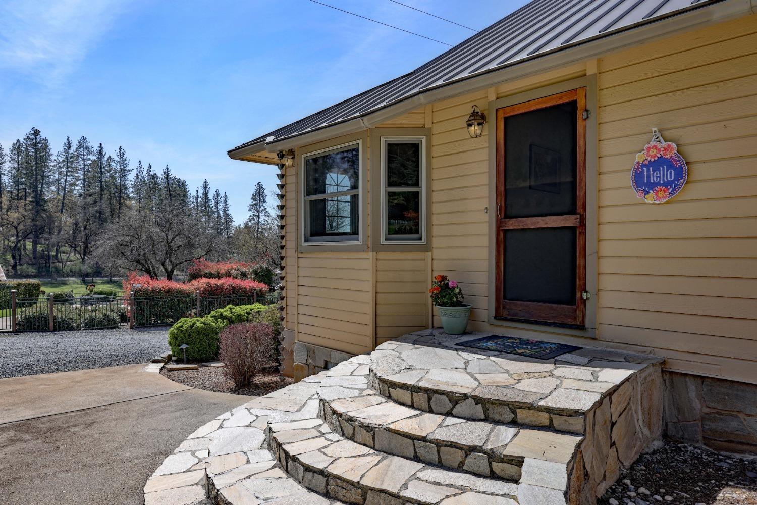 Detail Gallery Image 14 of 82 For 18363 Applegate Rd, Applegate,  CA 95703 - 3 Beds | 2/1 Baths