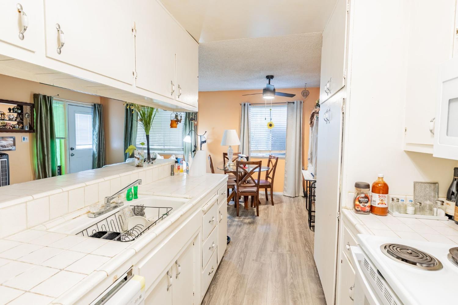 Detail Gallery Image 17 of 33 For 4423 Palm Ave #2,  Sacramento,  CA 95842 - 2 Beds | 1 Baths