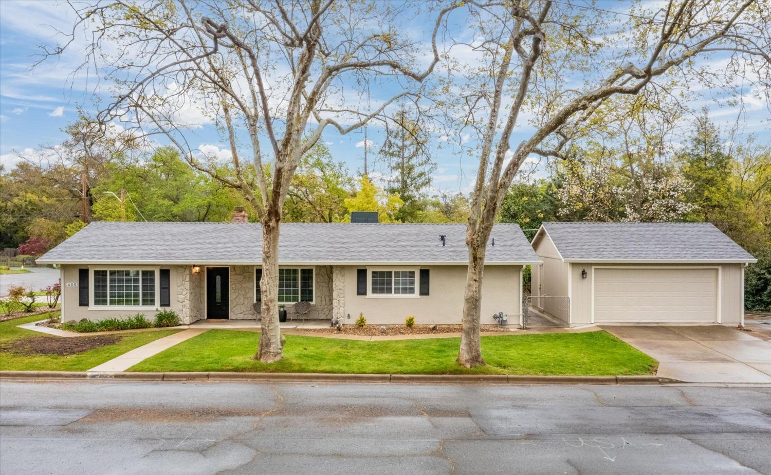 Photo of 405 Earl Ave in Roseville, CA