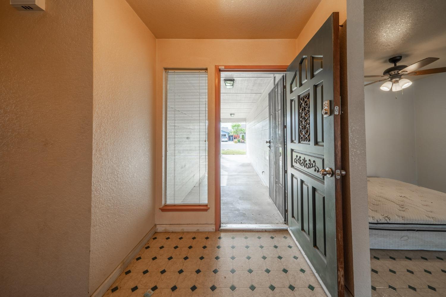 Detail Gallery Image 7 of 31 For 2470 St Marys Ct, Turlock,  CA 95382 - 3 Beds | 2 Baths
