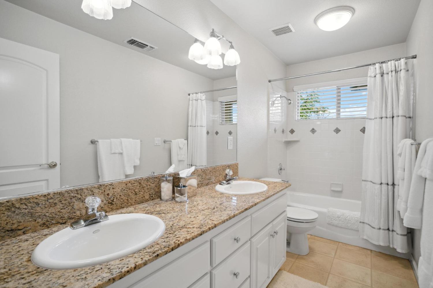 Detail Gallery Image 29 of 63 For 4812 Martsmith Way, Fair Oaks,  CA 95628 - 3 Beds | 2/1 Baths