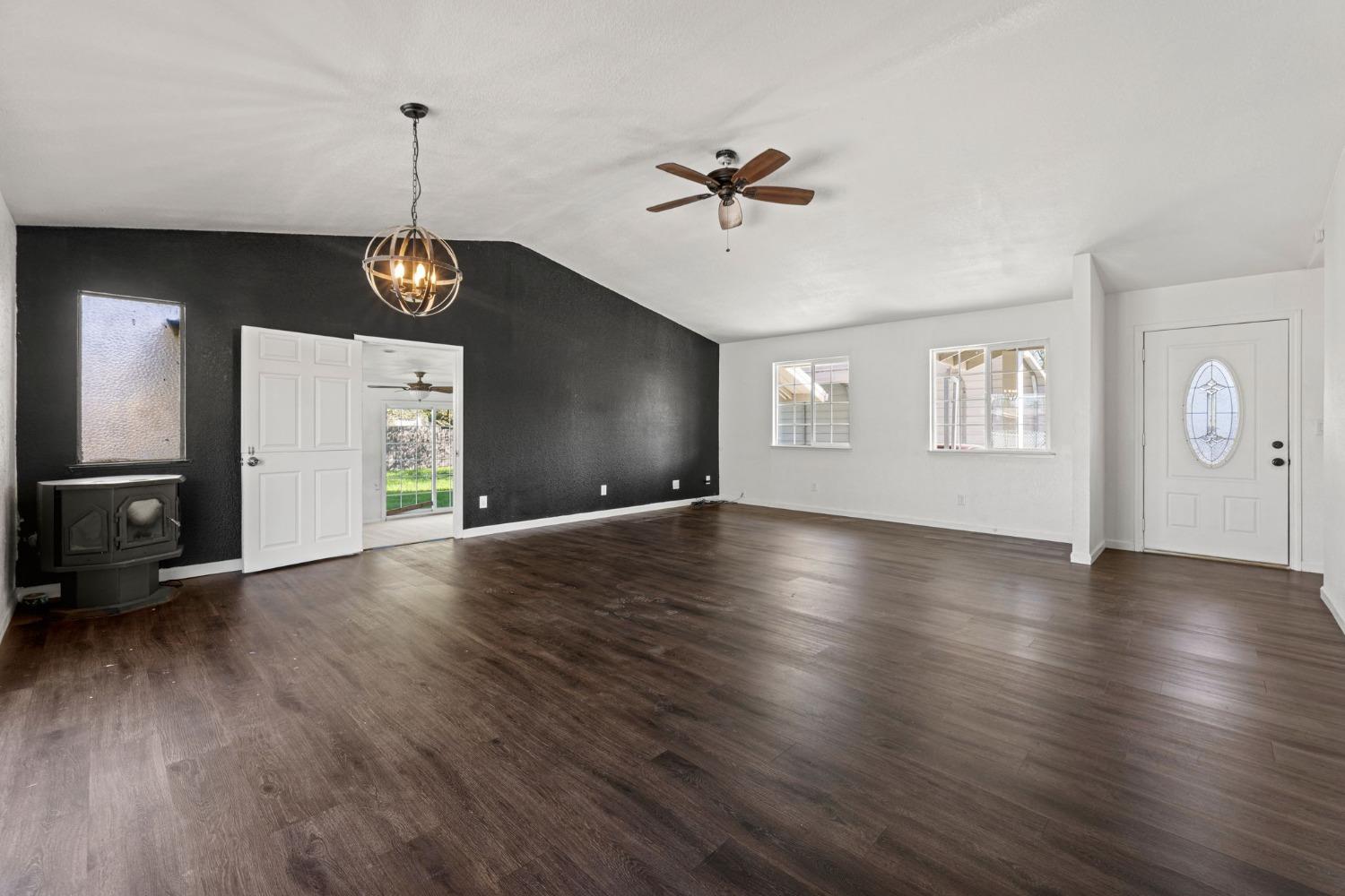 Detail Gallery Image 7 of 36 For 4929 Tulsa Ave, Olivehurst,  CA 95961 - 2 Beds | 2 Baths