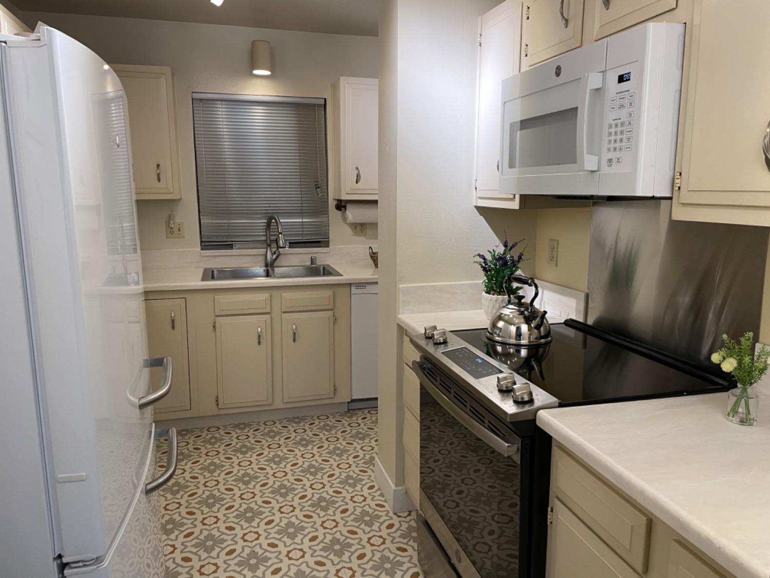Detail Gallery Image 21 of 29 For 200 P St #C13,  Sacramento,  CA 95814 - 2 Beds | 2 Baths