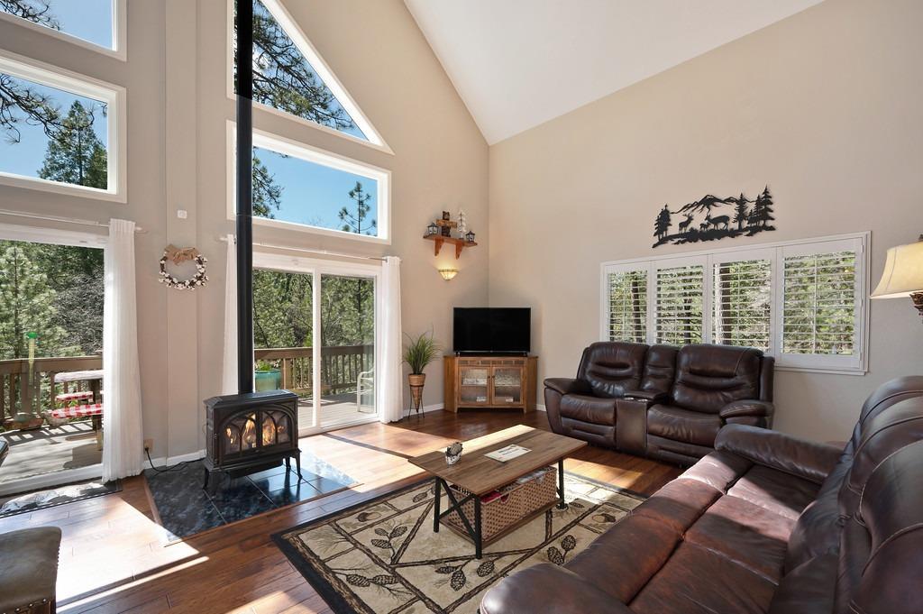 Detail Gallery Image 15 of 40 For 4941 S Pine Tree Ln, Pollock Pines,  CA 95726 - 3 Beds | 2 Baths
