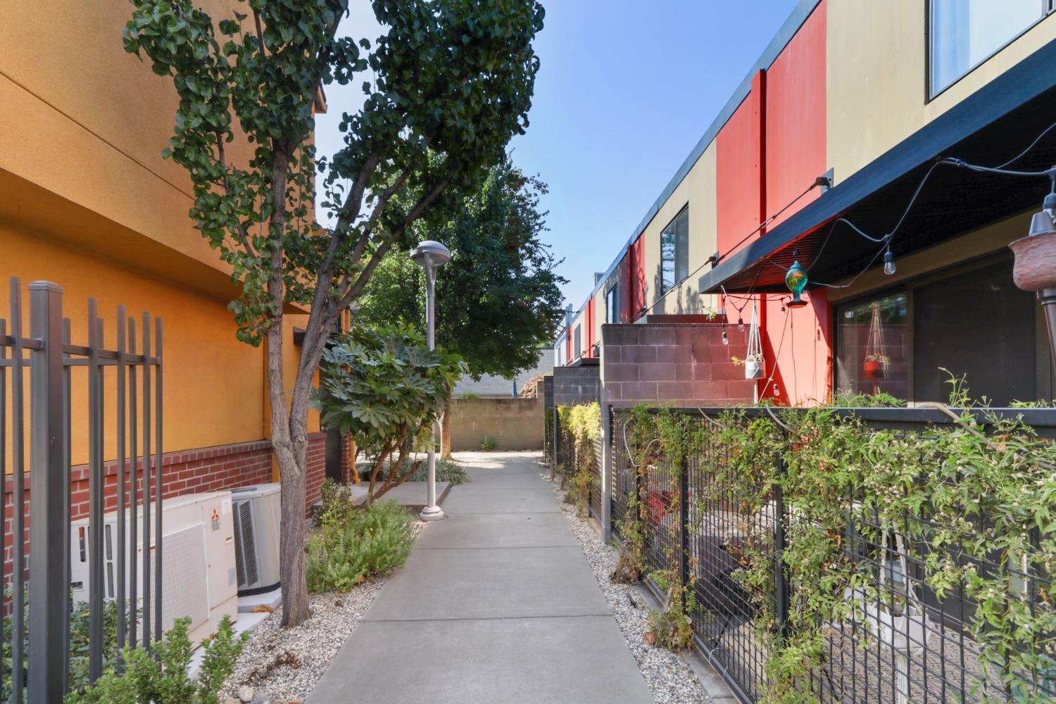 Detail Gallery Image 14 of 16 For 1818 22nd St #111,  Sacramento,  CA 95816 - 1 Beds | 1 Baths