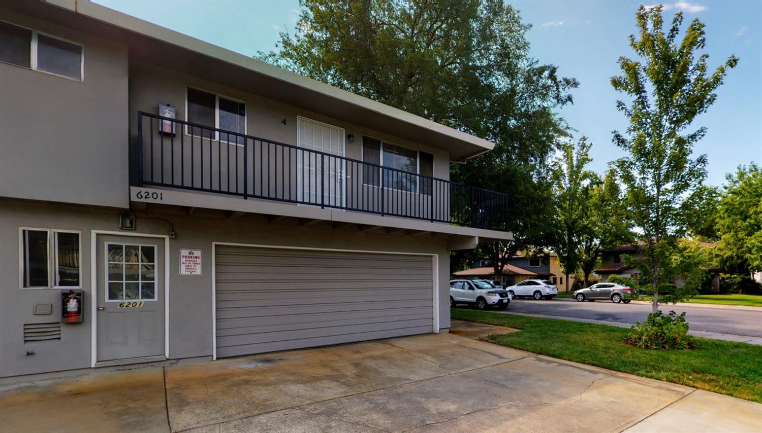 Photo of 6201 Carlow Dr #4 in Citrus Heights, CA