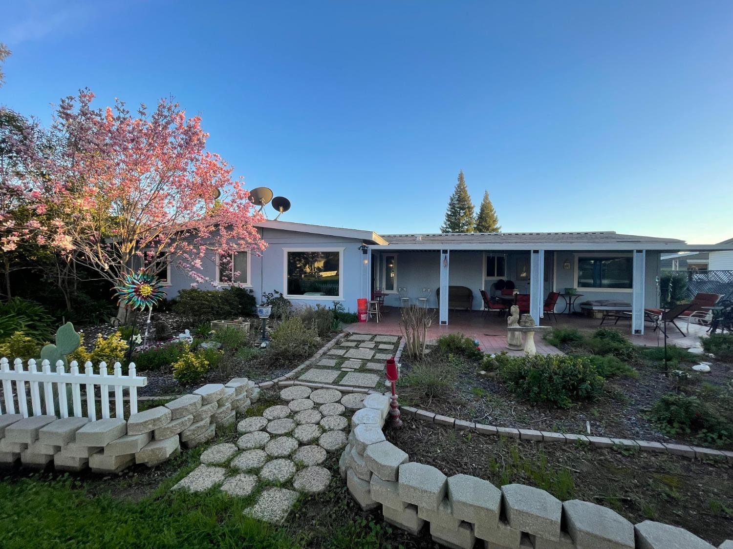 Photo of 6653 Silver Springs Ct in Citrus Heights, CA