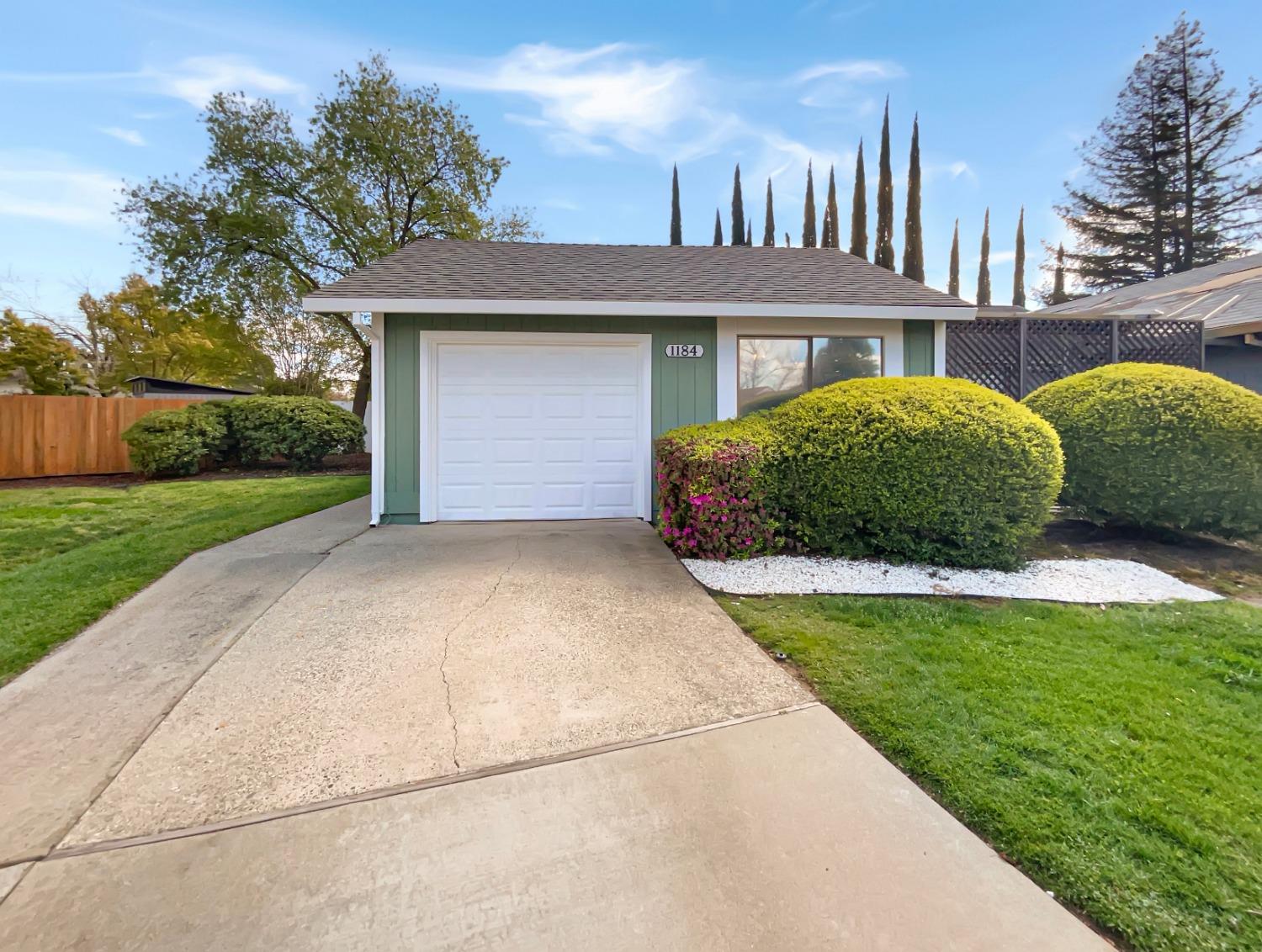 Photo of 1184 Ravine View Dr in Roseville, CA
