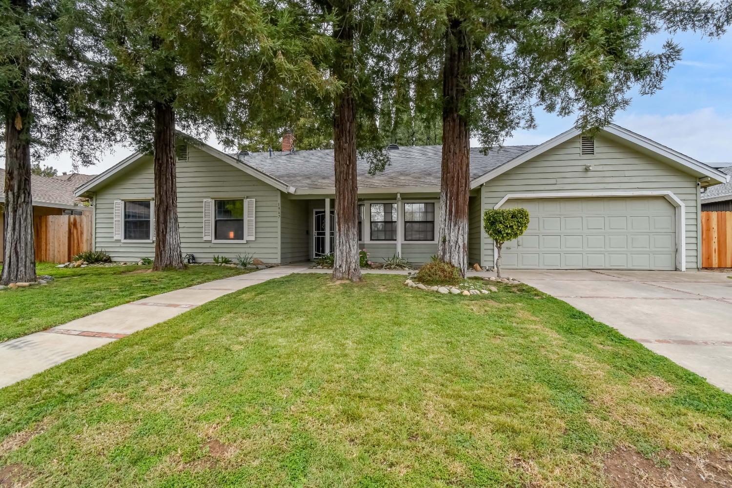 Detail Gallery Image 1 of 42 For 1967 Rameriz Dr, Yuba City,  CA 95993 - 3 Beds | 2/1 Baths