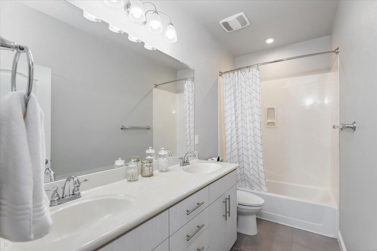 Detail Gallery Image 31 of 43 For 2601 Carnation Way, Lodi,  CA 95242 - 3 Beds | 2/1 Baths
