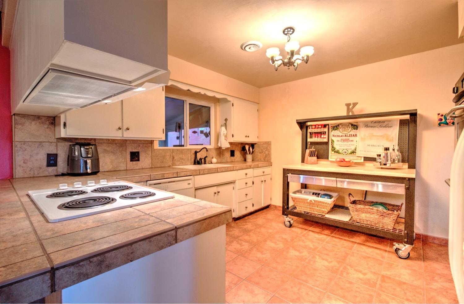 Detail Gallery Image 12 of 43 For 3313 Cranford Ln, Modesto,  CA 95355 - 3 Beds | 2 Baths