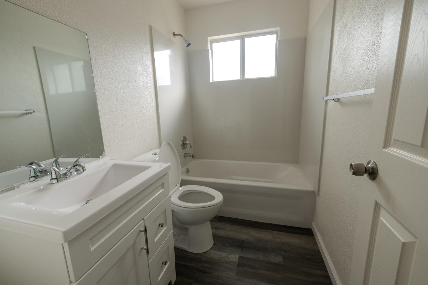 Detail Gallery Image 8 of 12 For 3820 Clay St, Sacramento,  CA 95838 - 3 Beds | 2 Baths