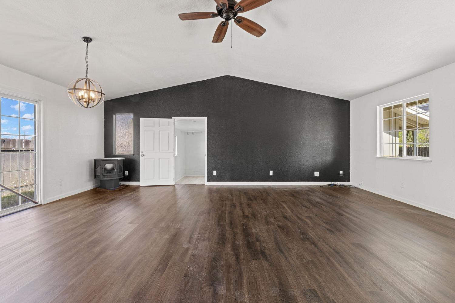 Detail Gallery Image 9 of 36 For 4929 Tulsa Ave, Olivehurst,  CA 95961 - 2 Beds | 2 Baths