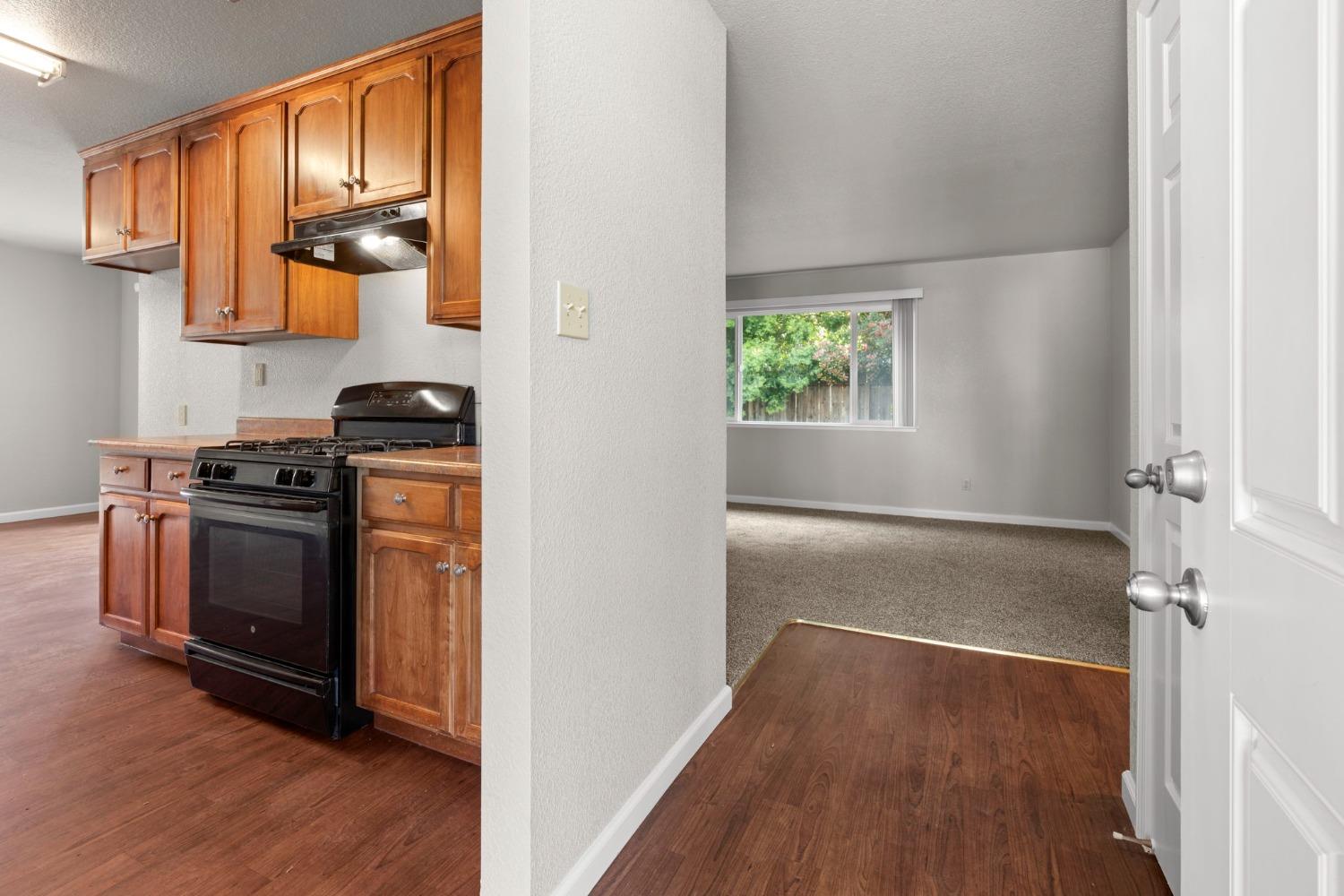 Detail Gallery Image 5 of 24 For 1828 Ellison Dr, Modesto,  CA 95355 - 3 Beds | 1/1 Baths