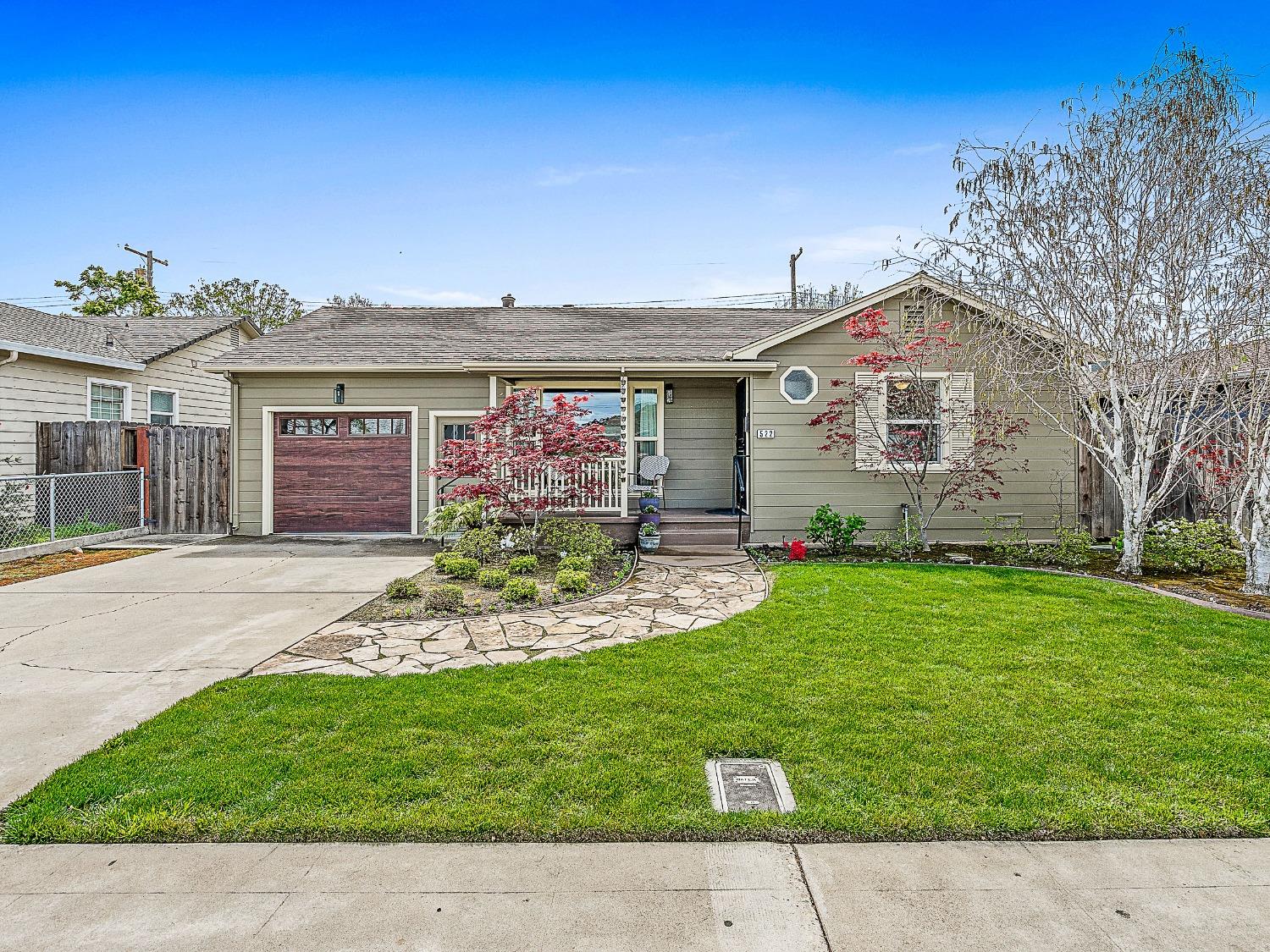 Detail Gallery Image 1 of 24 For 522 Ribier Ave, Lodi,  CA 95240 - 2 Beds | 1/1 Baths