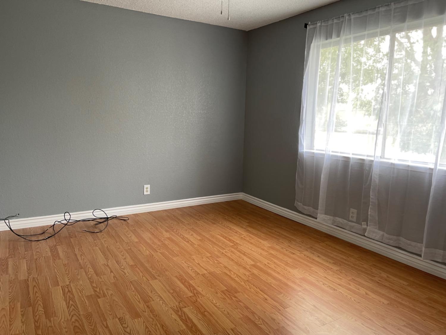 Detail Gallery Image 11 of 13 For 414 E Bianchi Rd #3,  Stockton,  CA 95207 - 2 Beds | 1 Baths