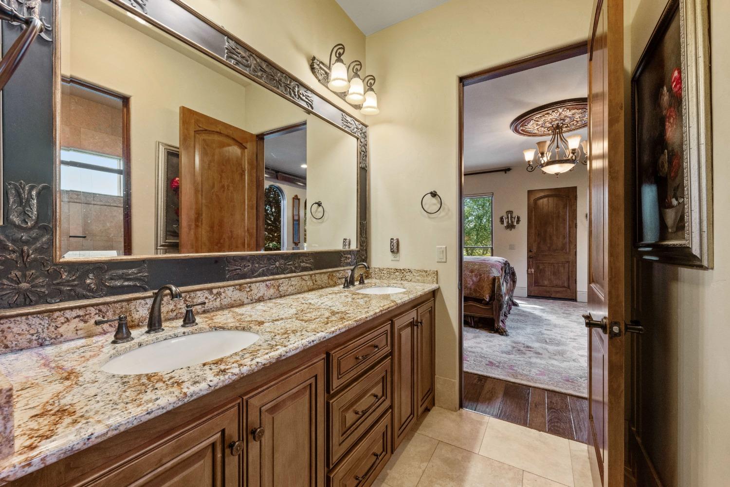 Detail Gallery Image 32 of 74 For 6100 Terracina Ct, Loomis,  CA 95650 - 5 Beds | 6/4 Baths