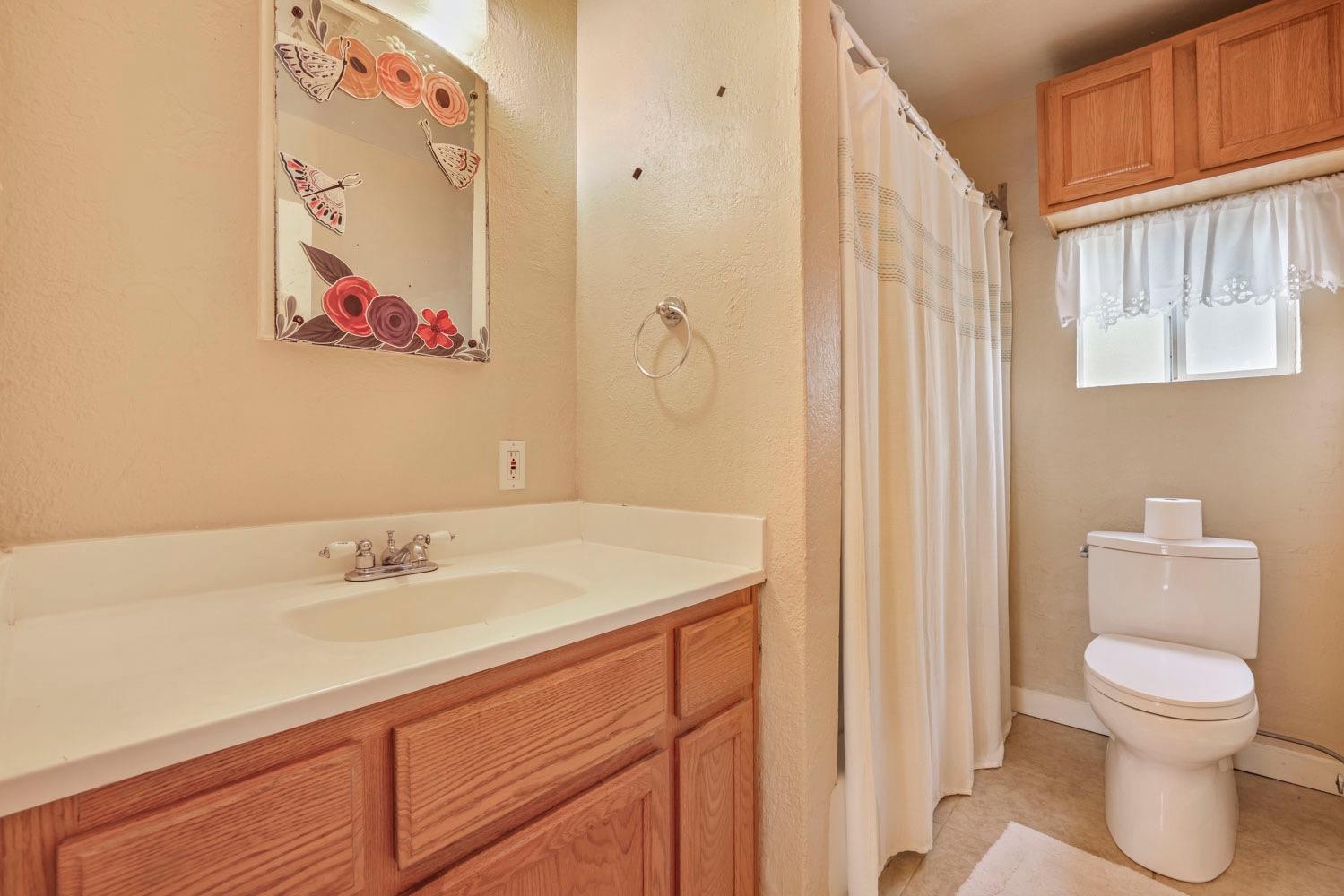 Detail Gallery Image 8 of 29 For 1624 Pearl St, Modesto,  CA 95350 - 2 Beds | 1 Baths
