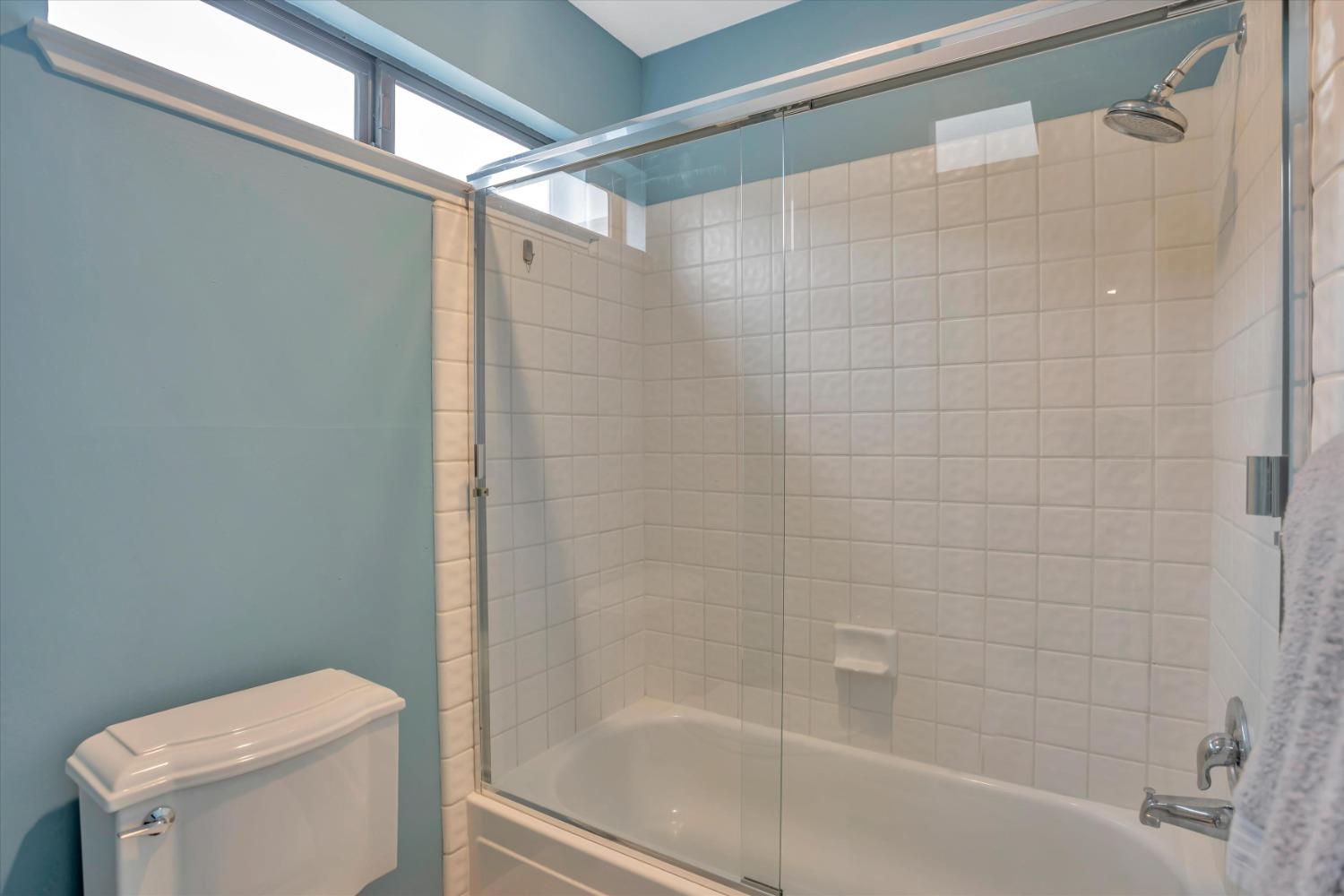 Detail Gallery Image 37 of 50 For 19146 Spyglass Ct, Woodbridge,  CA 95258 - 3 Beds | 2/1 Baths