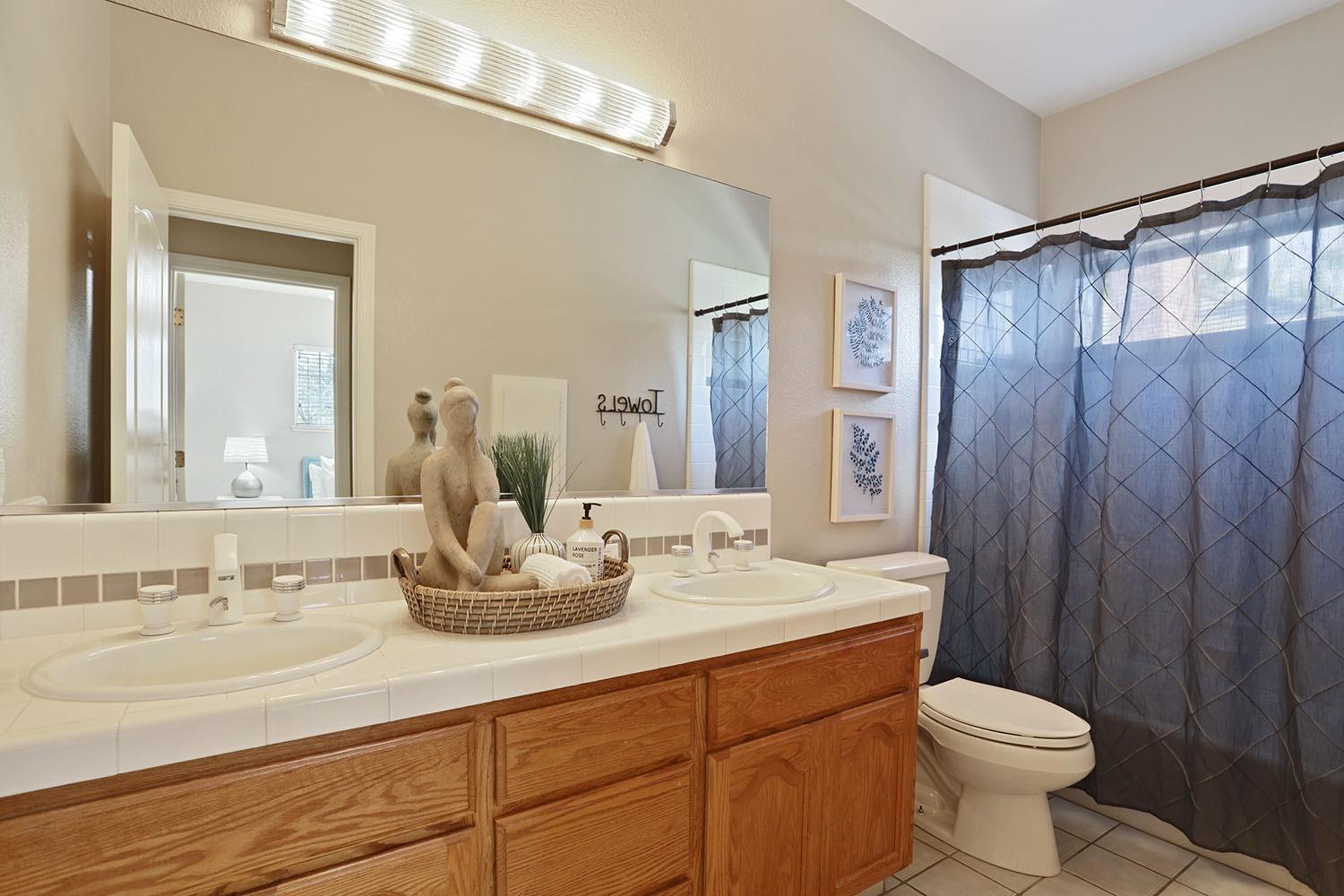 Detail Gallery Image 50 of 66 For 4317 Gleneagles Ct, Stockton,  CA 95219 - 4 Beds | 3/1 Baths