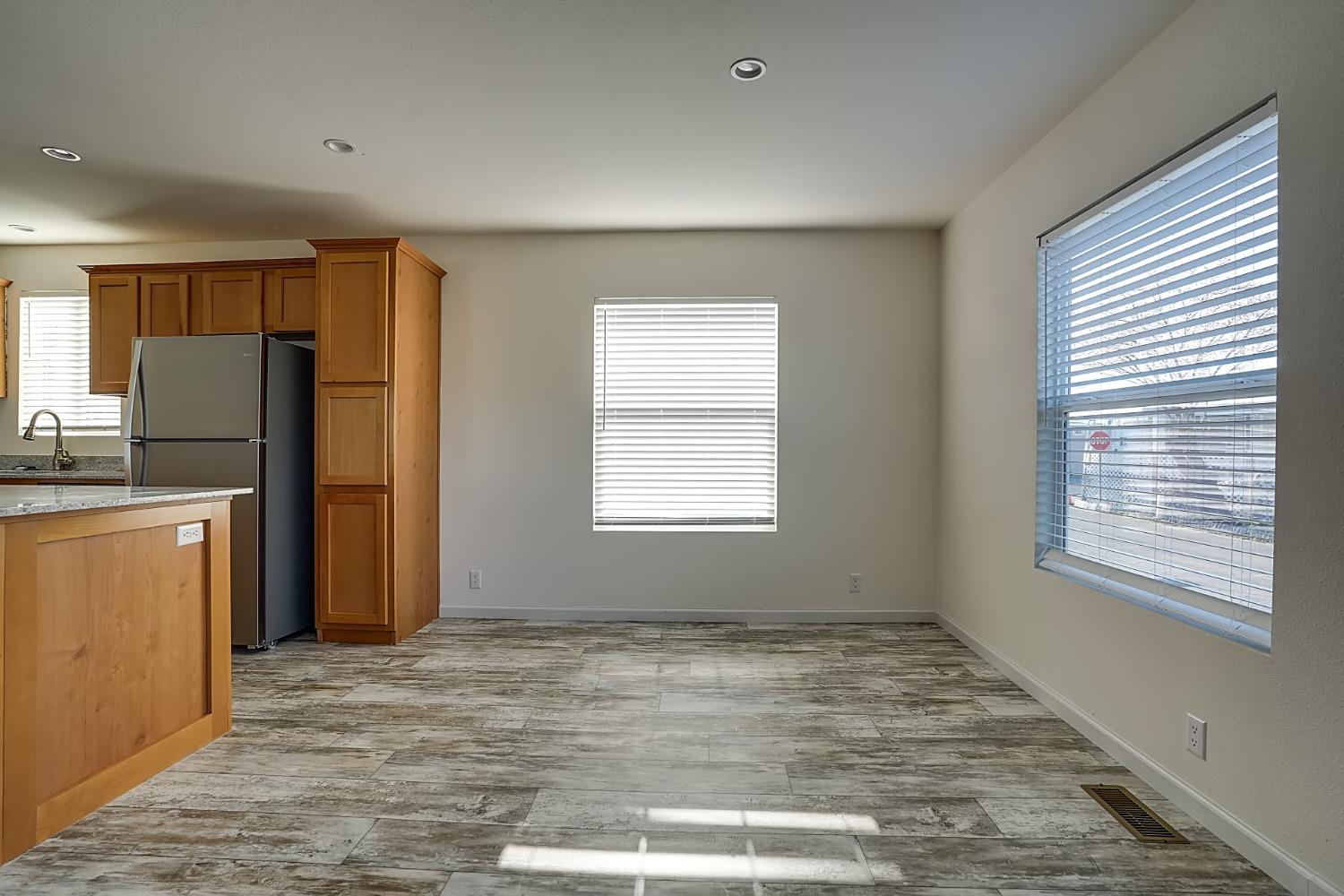 Detail Gallery Image 5 of 26 For 5835 Cherokee Rd 85, Stockton,  CA 95215 - 3 Beds | 2 Baths