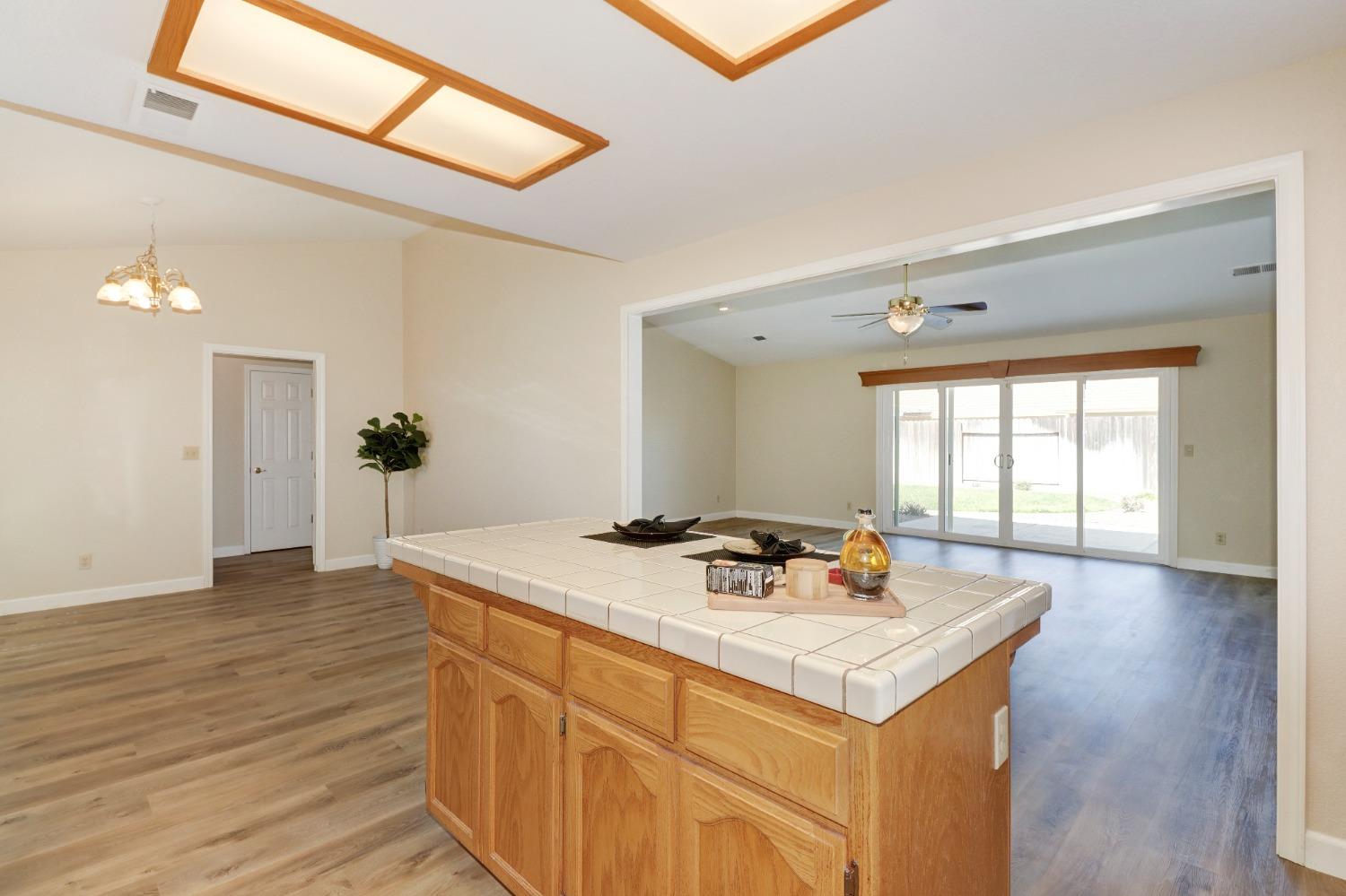 Detail Gallery Image 11 of 51 For 721 Lake Canyon Ave, Galt,  CA 95632 - 3 Beds | 2 Baths