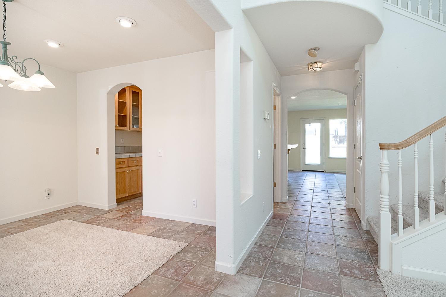 Detail Gallery Image 8 of 32 For 1905 Cobbler Ct, Modesto,  CA 95356 - 4 Beds | 2/1 Baths