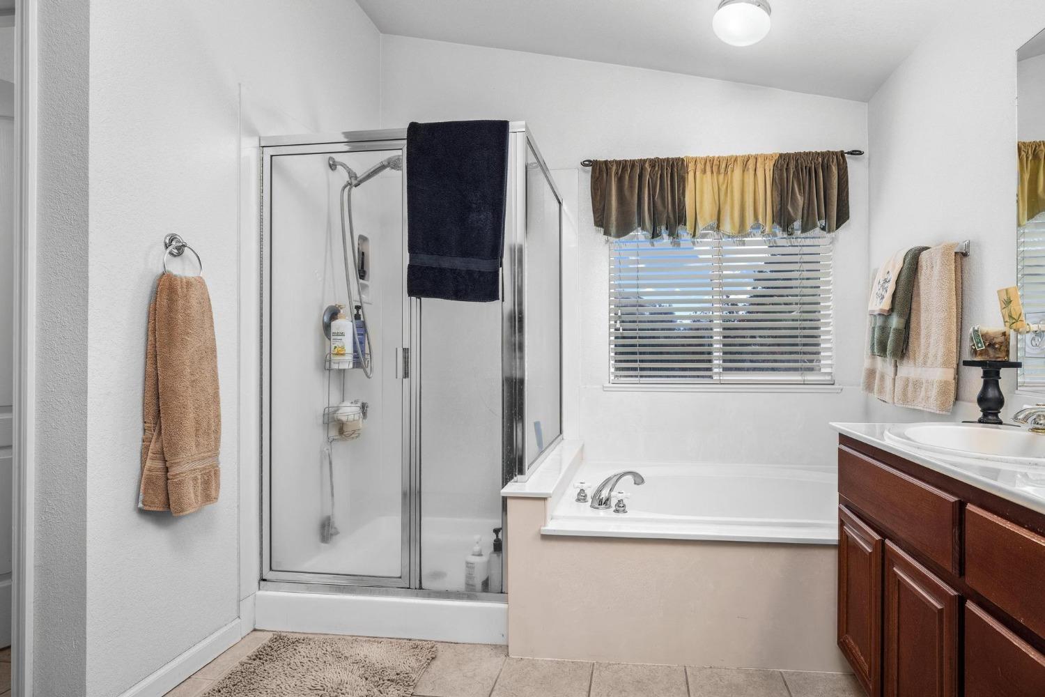 Detail Gallery Image 25 of 40 For 4294 Madison Ln, Turlock,  CA 95382 - 4 Beds | 2/1 Baths