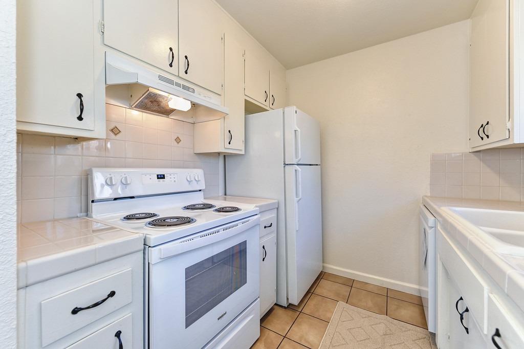 Detail Gallery Image 9 of 24 For 5178 Connecticut Dr #4,  Sacramento,  CA 95841 - 2 Beds | 1 Baths