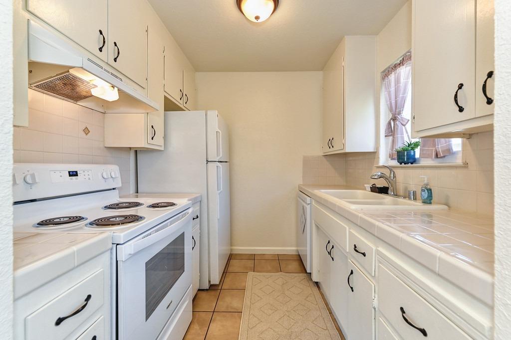 Detail Gallery Image 8 of 24 For 5178 Connecticut Dr #4,  Sacramento,  CA 95841 - 2 Beds | 1 Baths