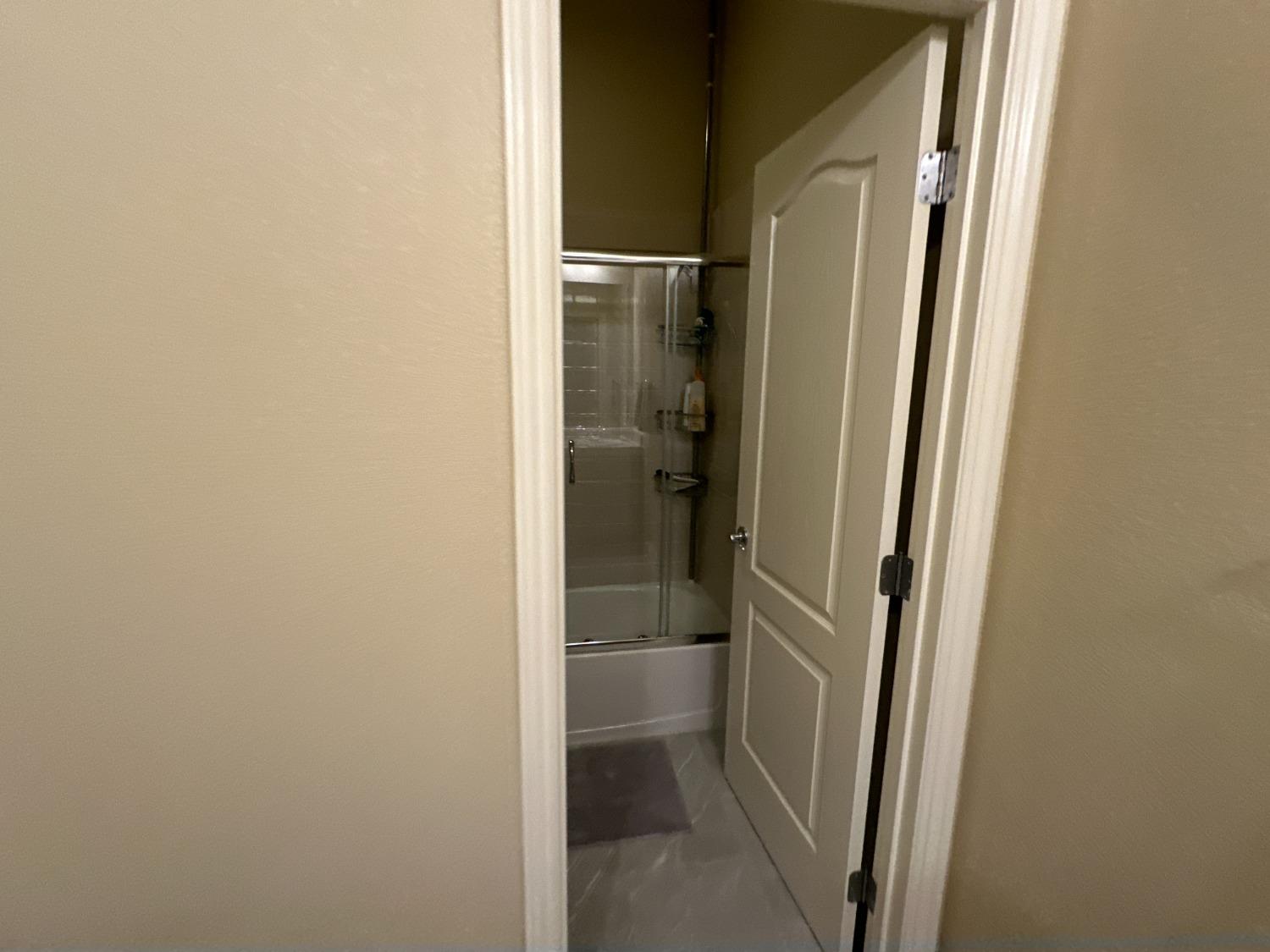 Detail Gallery Image 11 of 75 For 3550 Coyote Rd, West Sacramento,  CA 95691 - 3 Beds | 2/1 Baths