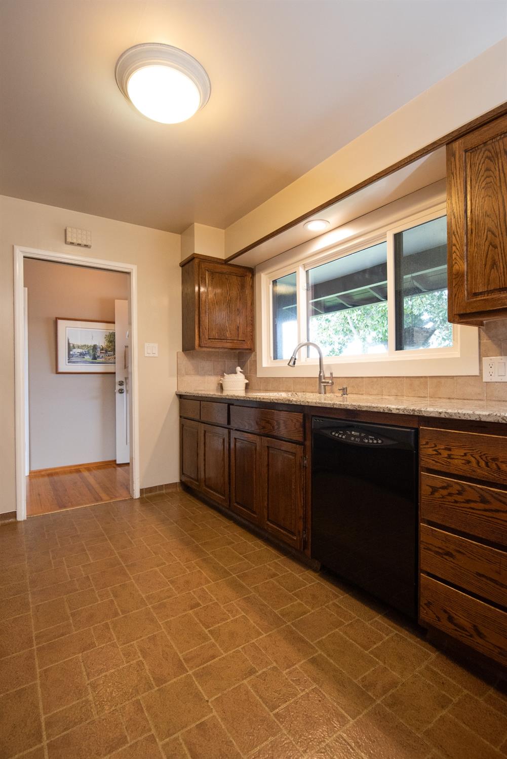 Detail Gallery Image 12 of 42 For 2202 Fullerton Ave, Stockton,  CA 95204 - 3 Beds | 2 Baths