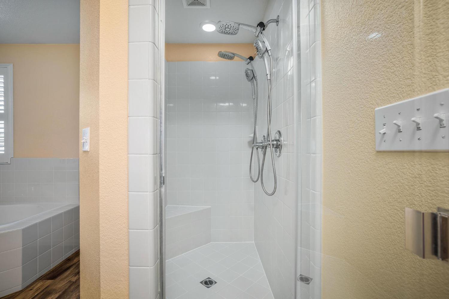 Detail Gallery Image 30 of 53 For 13604 Rivercrest Dr, Waterford,  CA 95386 - 5 Beds | 2/1 Baths