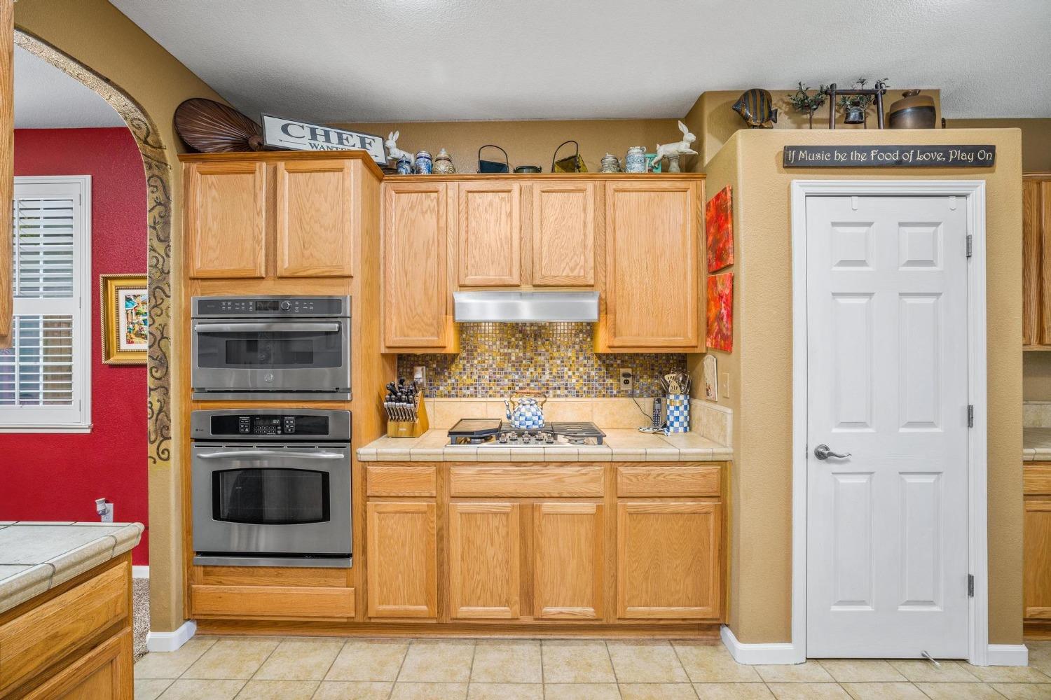 Detail Gallery Image 15 of 53 For 13604 Rivercrest Dr, Waterford,  CA 95386 - 5 Beds | 2/1 Baths