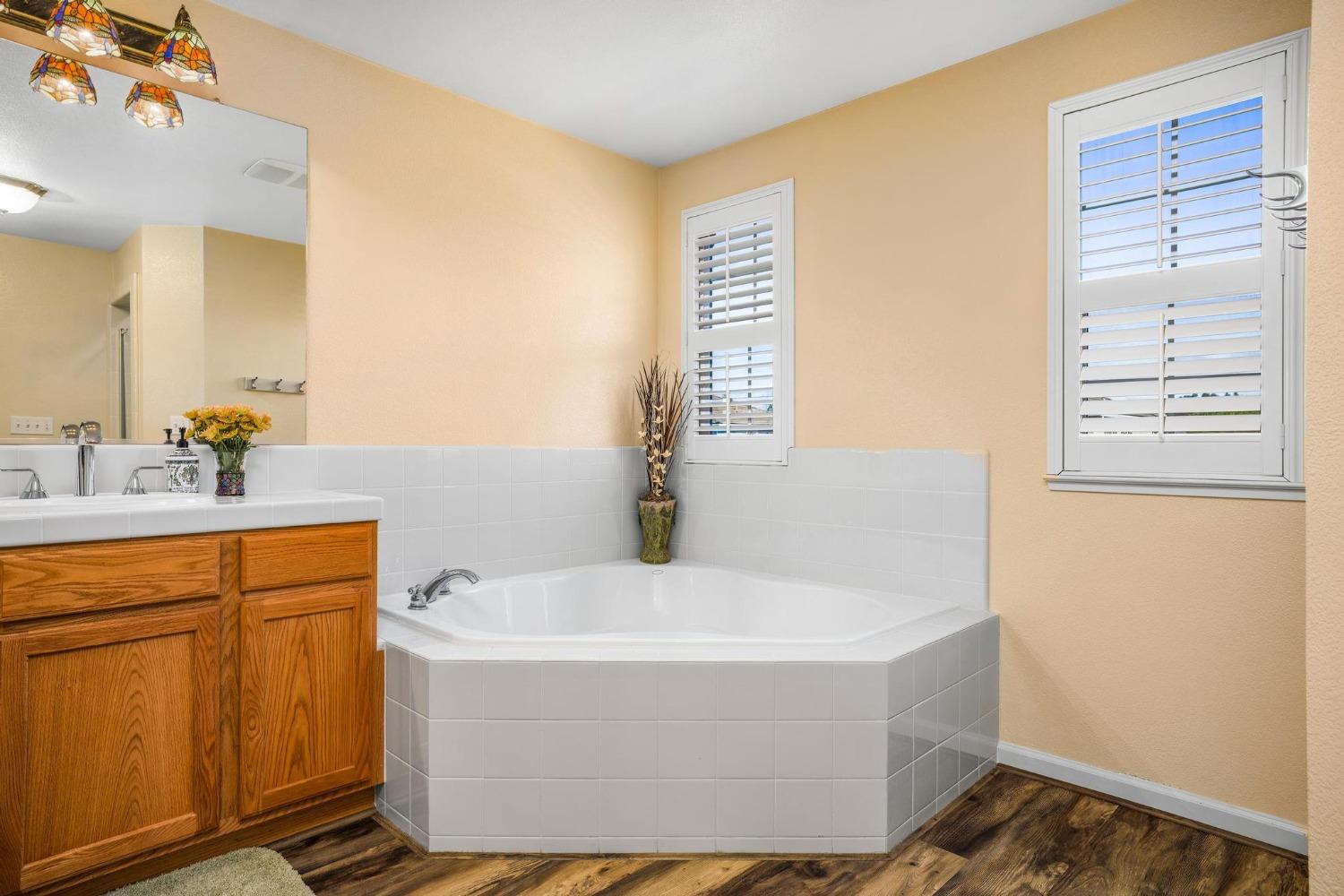 Detail Gallery Image 29 of 53 For 13604 Rivercrest Dr, Waterford,  CA 95386 - 5 Beds | 2/1 Baths