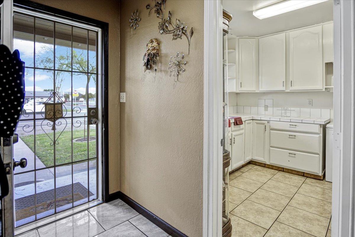 Detail Gallery Image 12 of 29 For 1739 Central Ave, Ceres,  CA 95307 - 3 Beds | 2 Baths