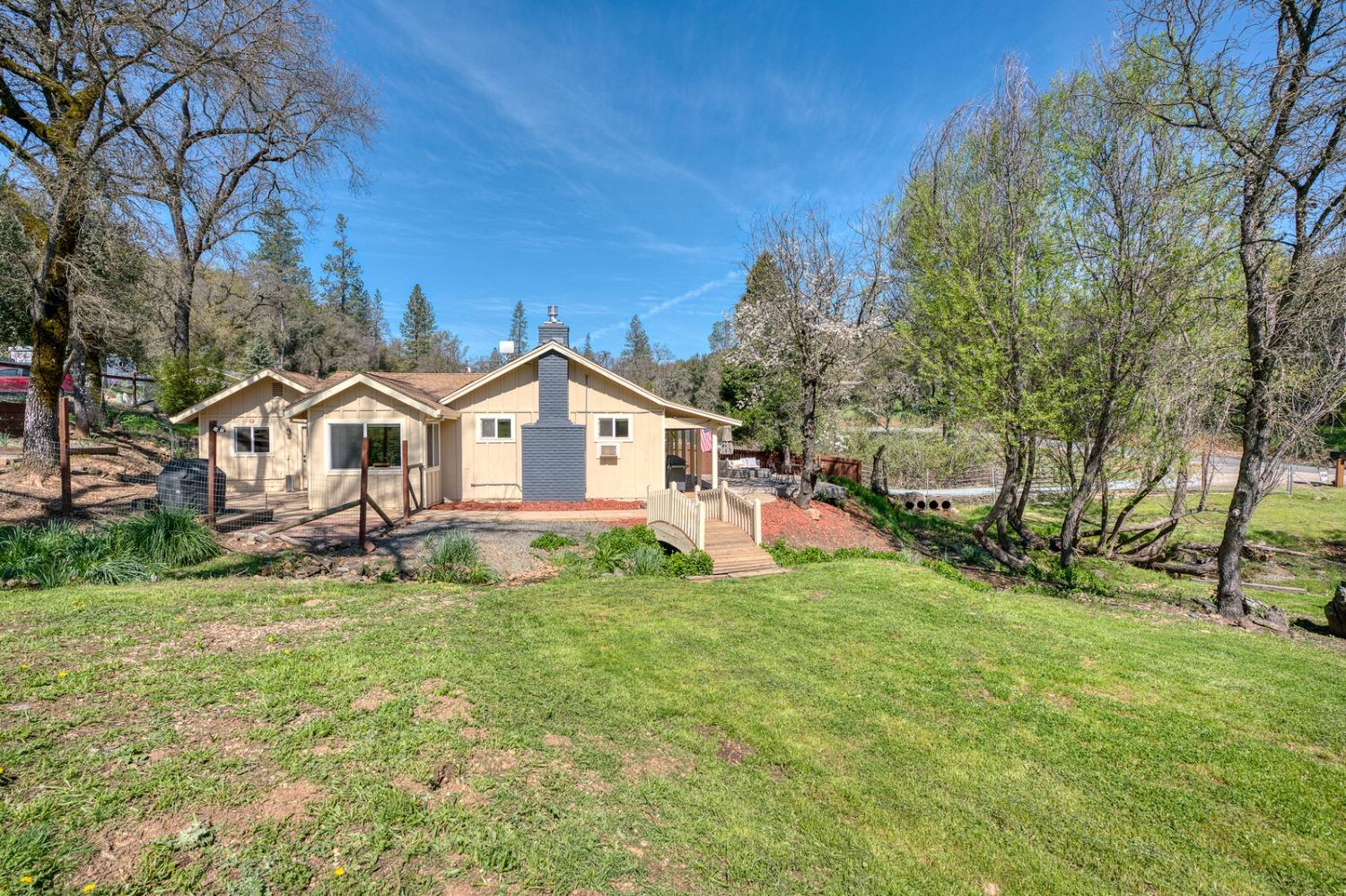Detail Gallery Image 25 of 53 For 12043 Wolf Rd, Grass Valley,  CA 95949 - 3 Beds | 2 Baths