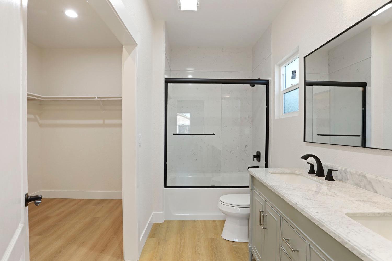 Detail Gallery Image 30 of 37 For 926 W Rendon Ave, Stockton,  CA 95205 - 4 Beds | 2 Baths