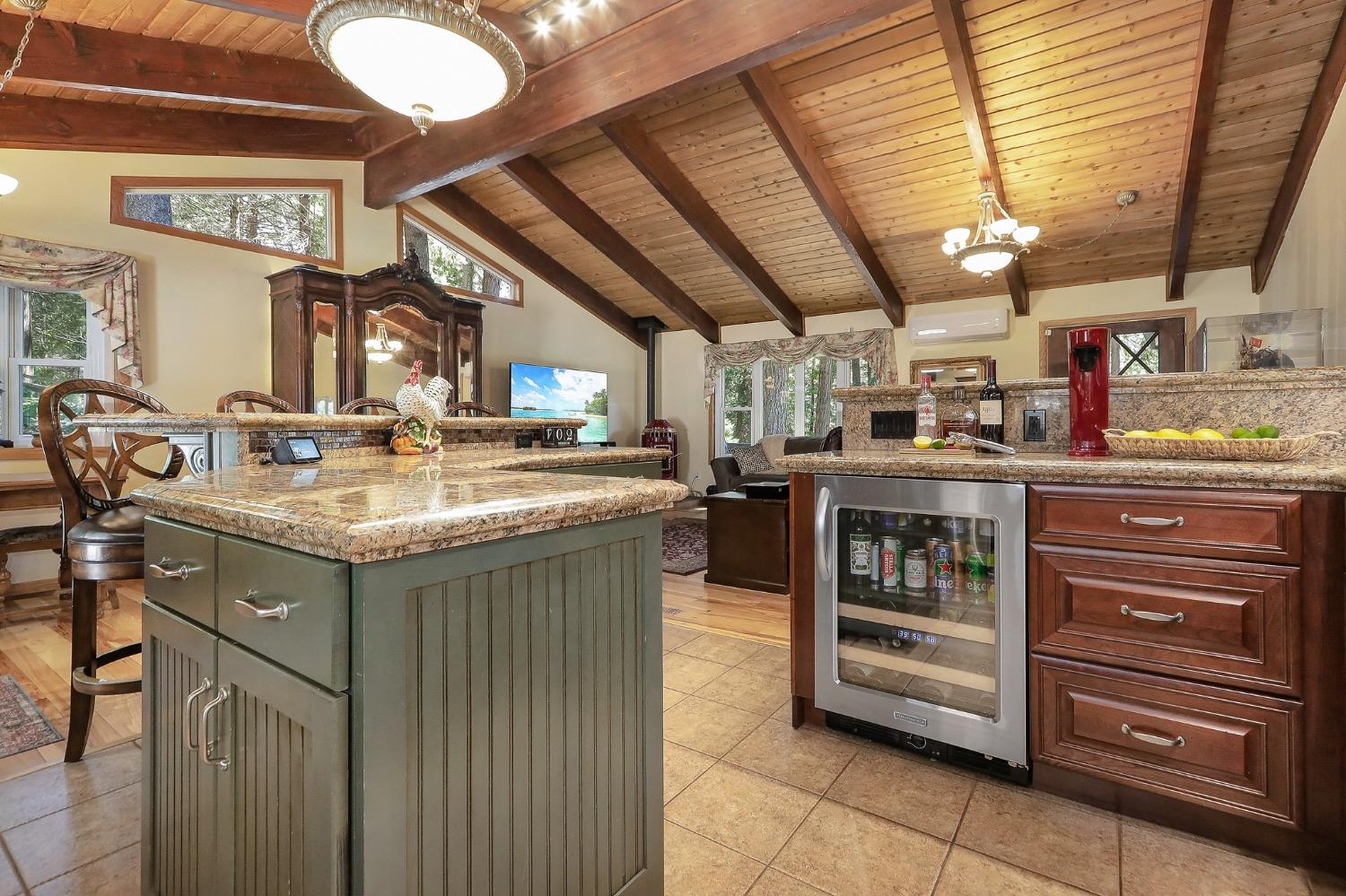 Detail Gallery Image 9 of 71 For 2081 Racoon Trl, Pollock Pines,  CA 95726 - 3 Beds | 2/1 Baths