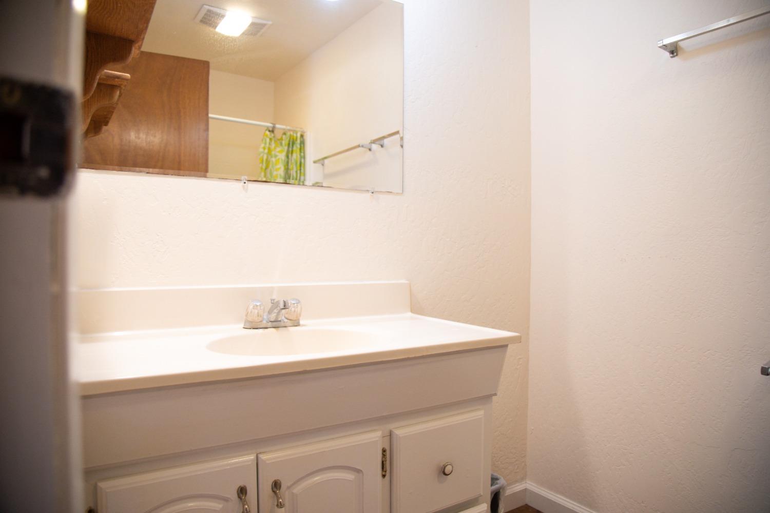 Detail Gallery Image 24 of 32 For 29363 State Highway 44, Shingletown,  CA 96088 - 3 Beds | 2/1 Baths