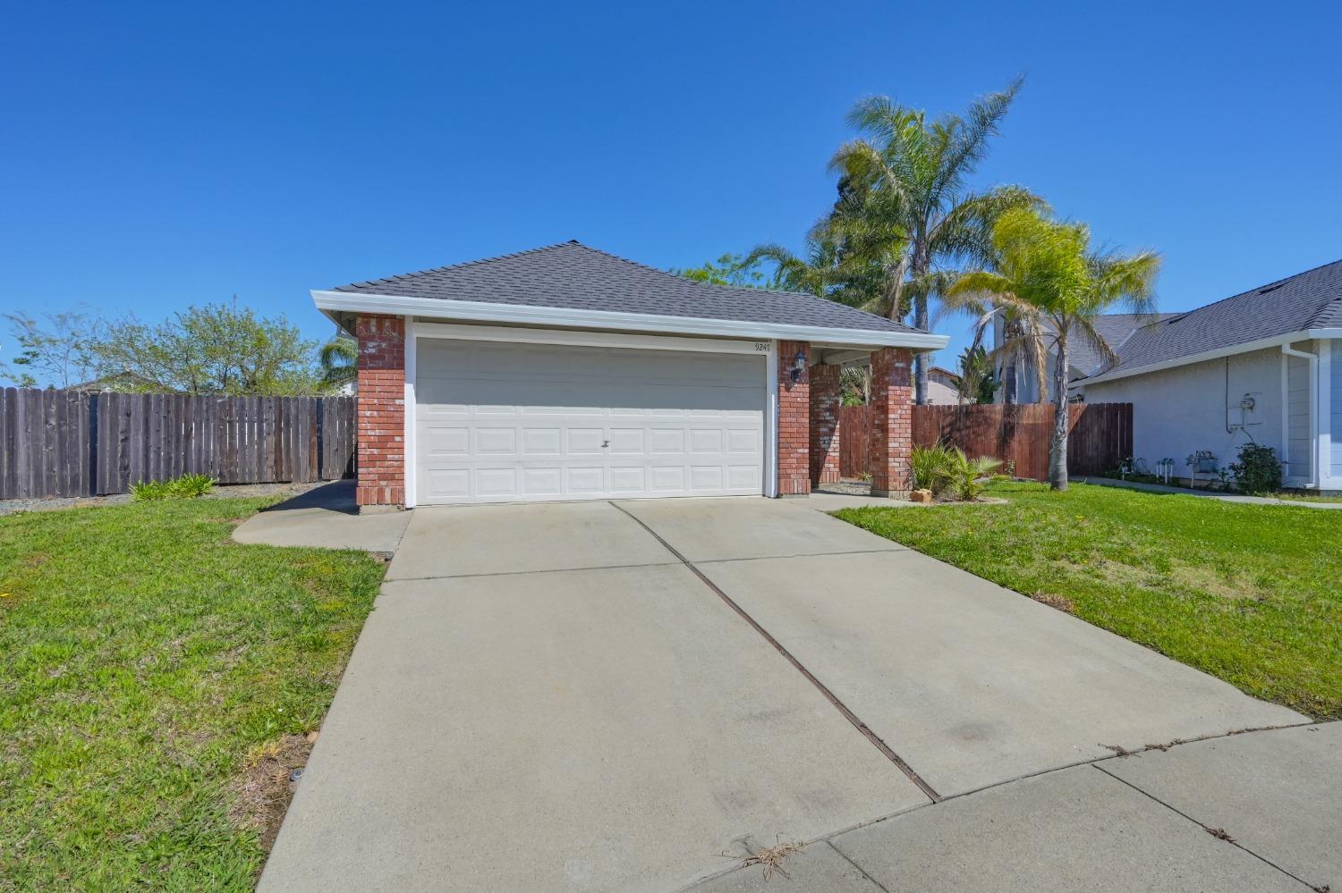 Detail Gallery Image 1 of 50 For 9247 Wenlock Ct, Sacramento,  CA 95829 - 3 Beds | 2 Baths