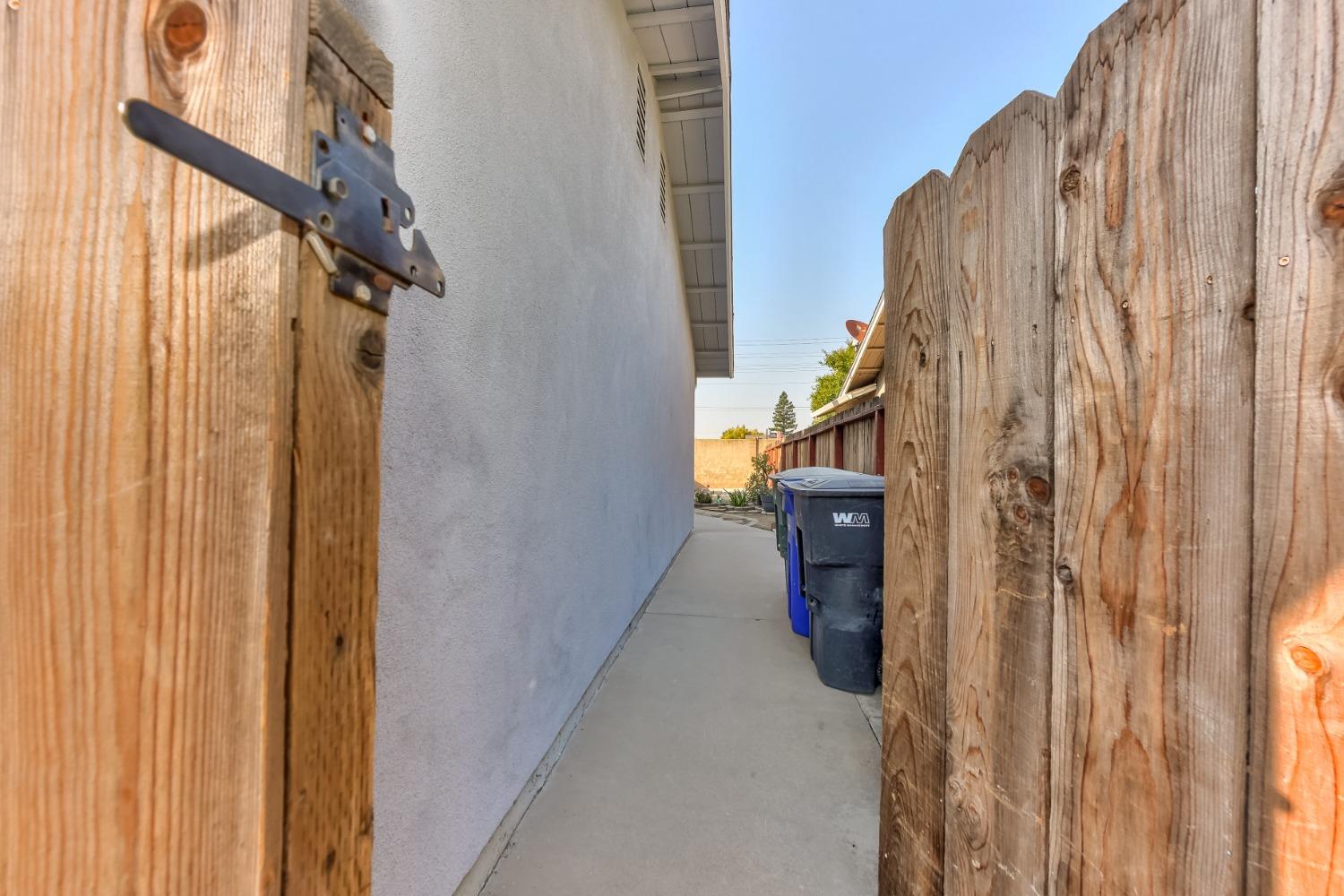 Detail Gallery Image 46 of 47 For 2813 Stoneridge Dr, Modesto,  CA 95355 - 3 Beds | 2 Baths