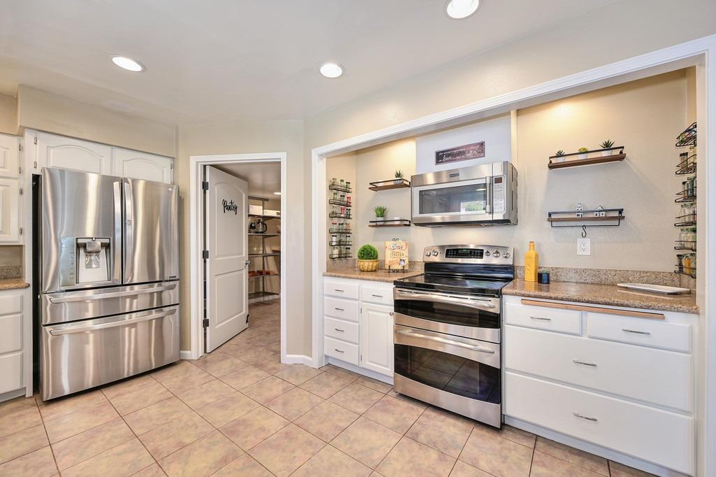 Detail Gallery Image 26 of 73 For 4800 Maggie Ln, Shingle Springs,  CA 95682 - 4 Beds | 3/1 Baths