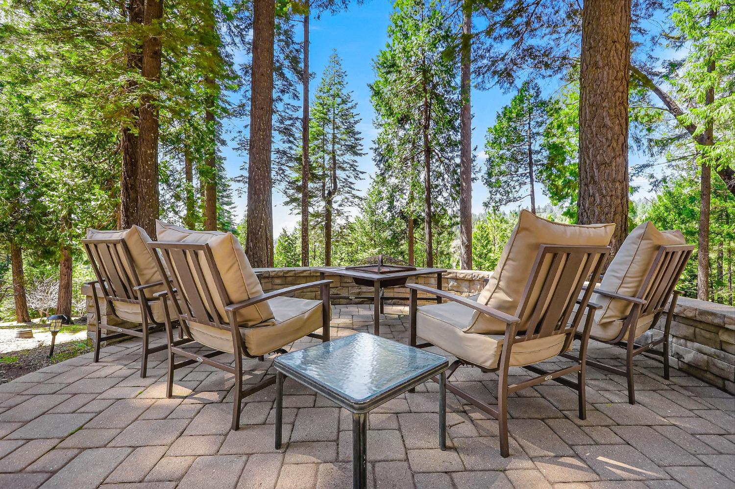 Detail Gallery Image 5 of 71 For 2081 Racoon Trl, Pollock Pines,  CA 95726 - 3 Beds | 2/1 Baths