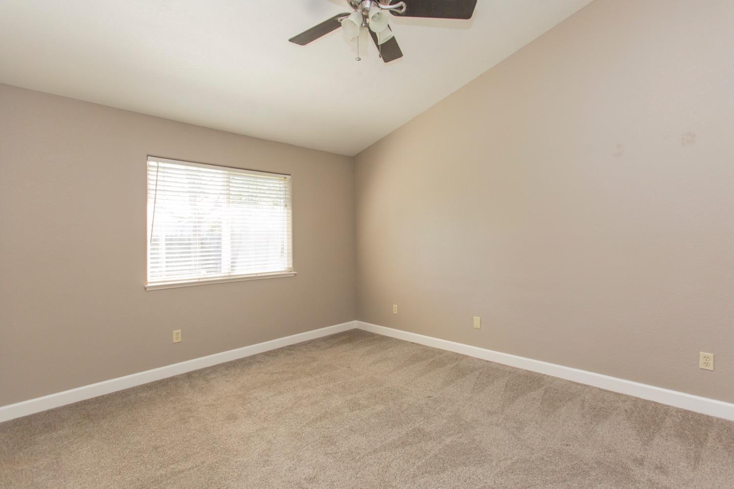 Detail Gallery Image 10 of 22 For 504 Sunday Dr, Turlock,  CA 95382 - 3 Beds | 2 Baths