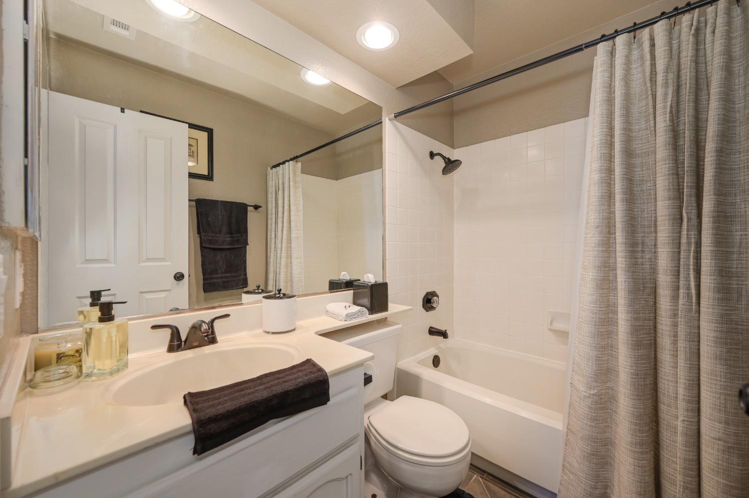 Detail Gallery Image 35 of 50 For 9247 Wenlock Ct, Sacramento,  CA 95829 - 3 Beds | 2 Baths