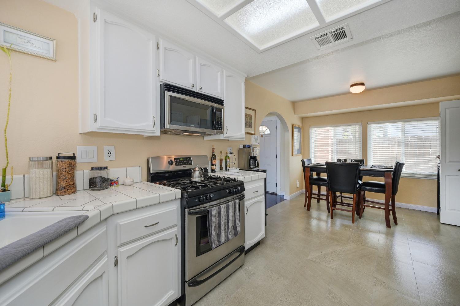 Detail Gallery Image 24 of 50 For 9247 Wenlock Ct, Sacramento,  CA 95829 - 3 Beds | 2 Baths