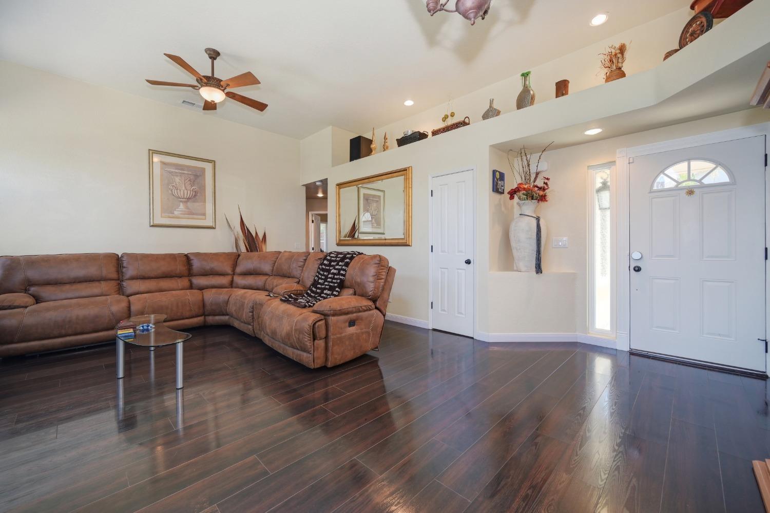 Detail Gallery Image 13 of 50 For 9247 Wenlock Ct, Sacramento,  CA 95829 - 3 Beds | 2 Baths