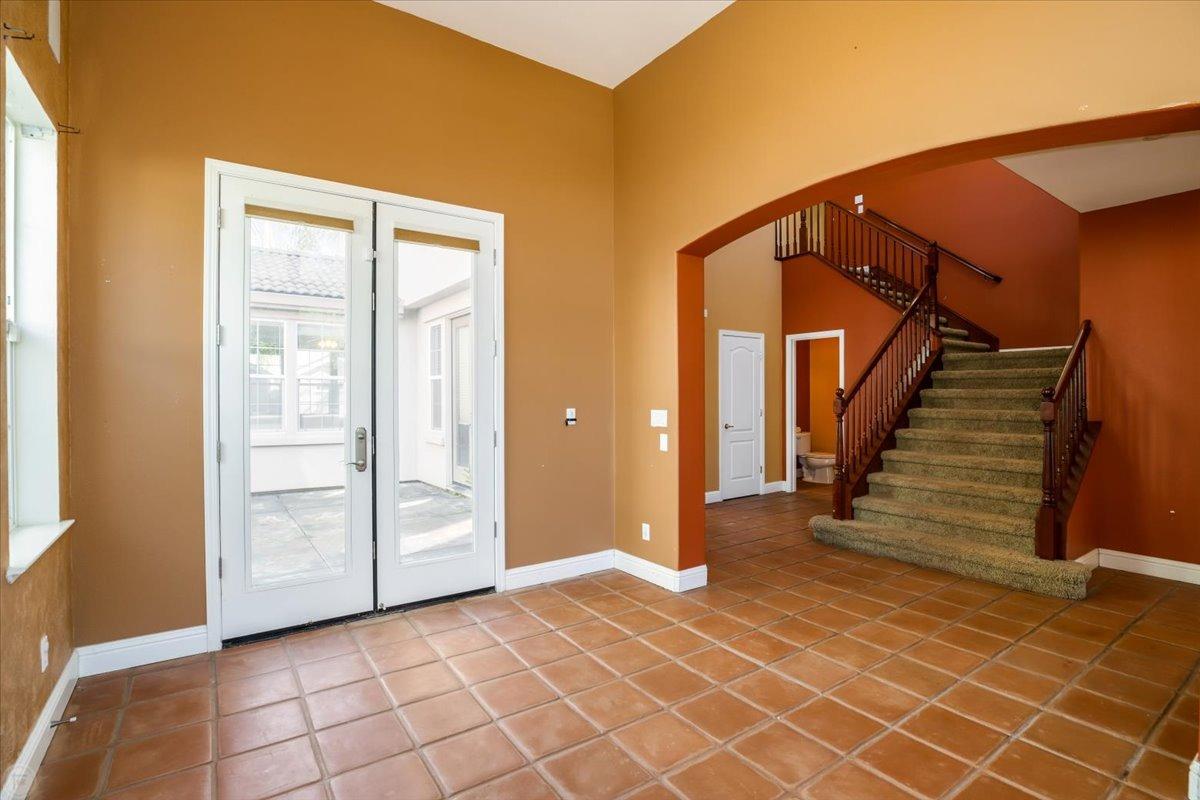 Detail Gallery Image 11 of 63 For 1351 Snake Creek Dr, Patterson,  CA 95363 - 5 Beds | 3/1 Baths