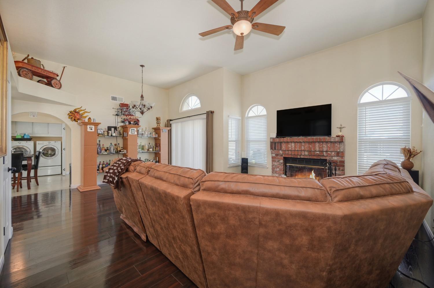 Detail Gallery Image 6 of 50 For 9247 Wenlock Ct, Sacramento,  CA 95829 - 3 Beds | 2 Baths